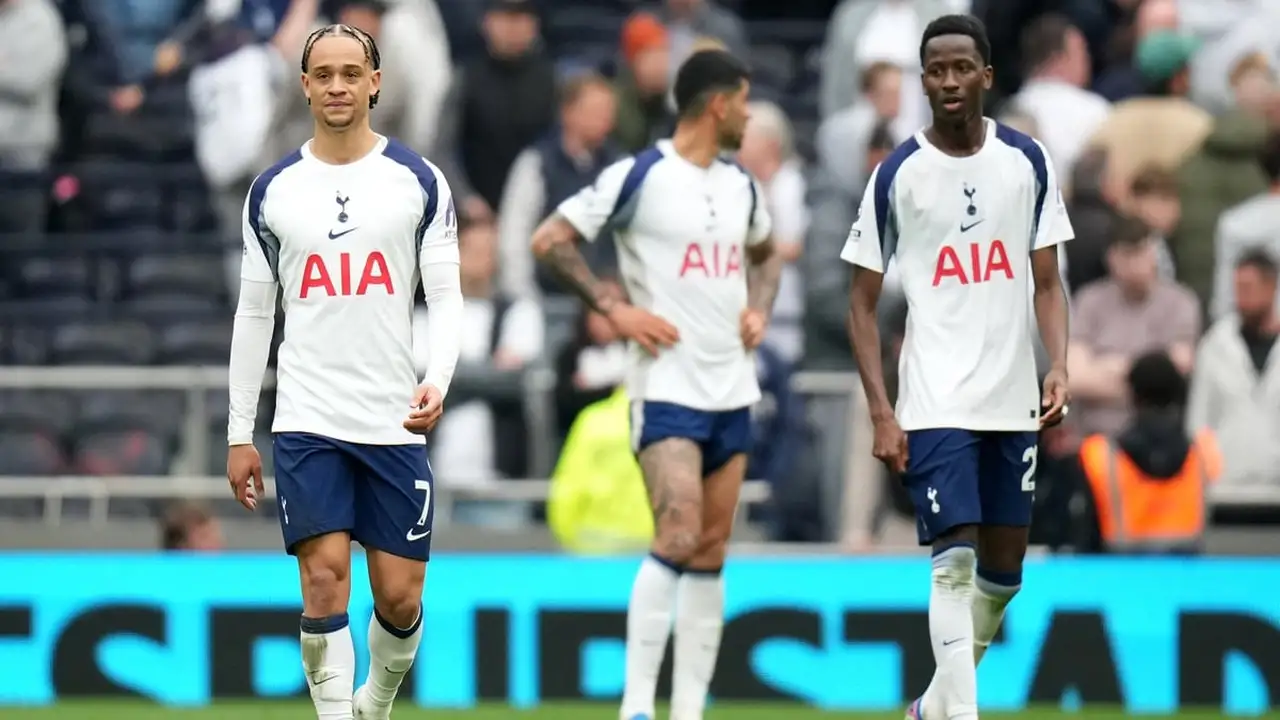 توتنهام يواجه إنذاراً أحمر يهدد استقرار الفريق خلال منافسات الموسم الجاري